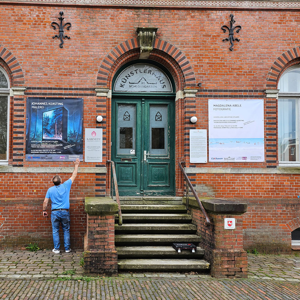 Johannes Kersting (Malerei) und Magdalena Abele (Fotografie) sind Gastkünstler im Frühjahr 2024 im Künstlerhaus im Schlossgarten in Cuxhaven
